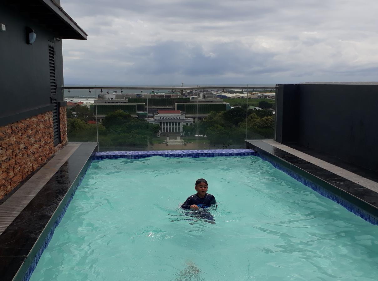 913Cityscape Located At City Center Bacolod Ngoại thất bức ảnh