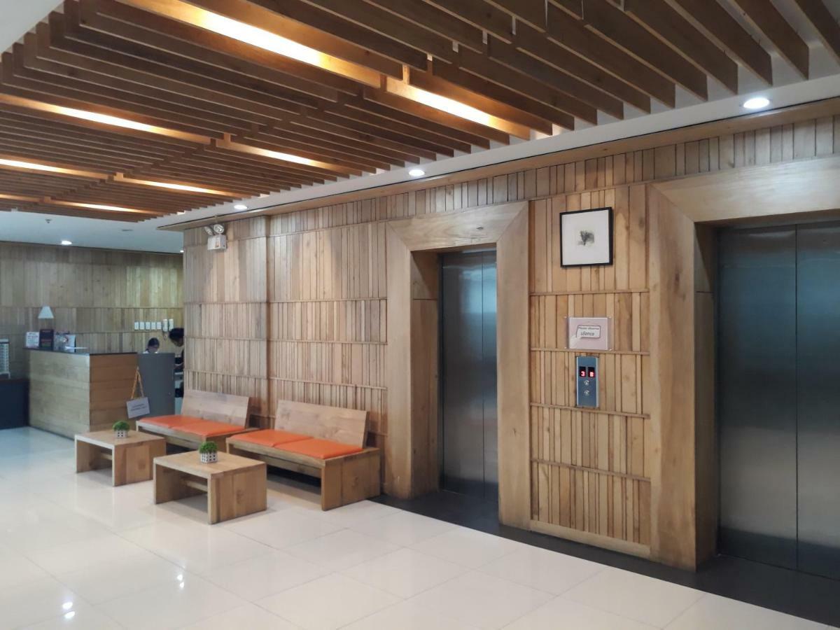 913Cityscape Located At City Center Bacolod Ngoại thất bức ảnh